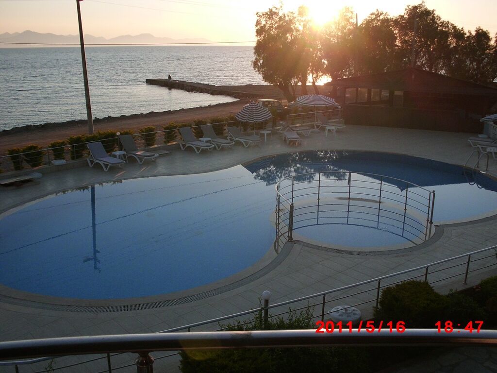 Okaliptus Otel Битез Экстерьер фото